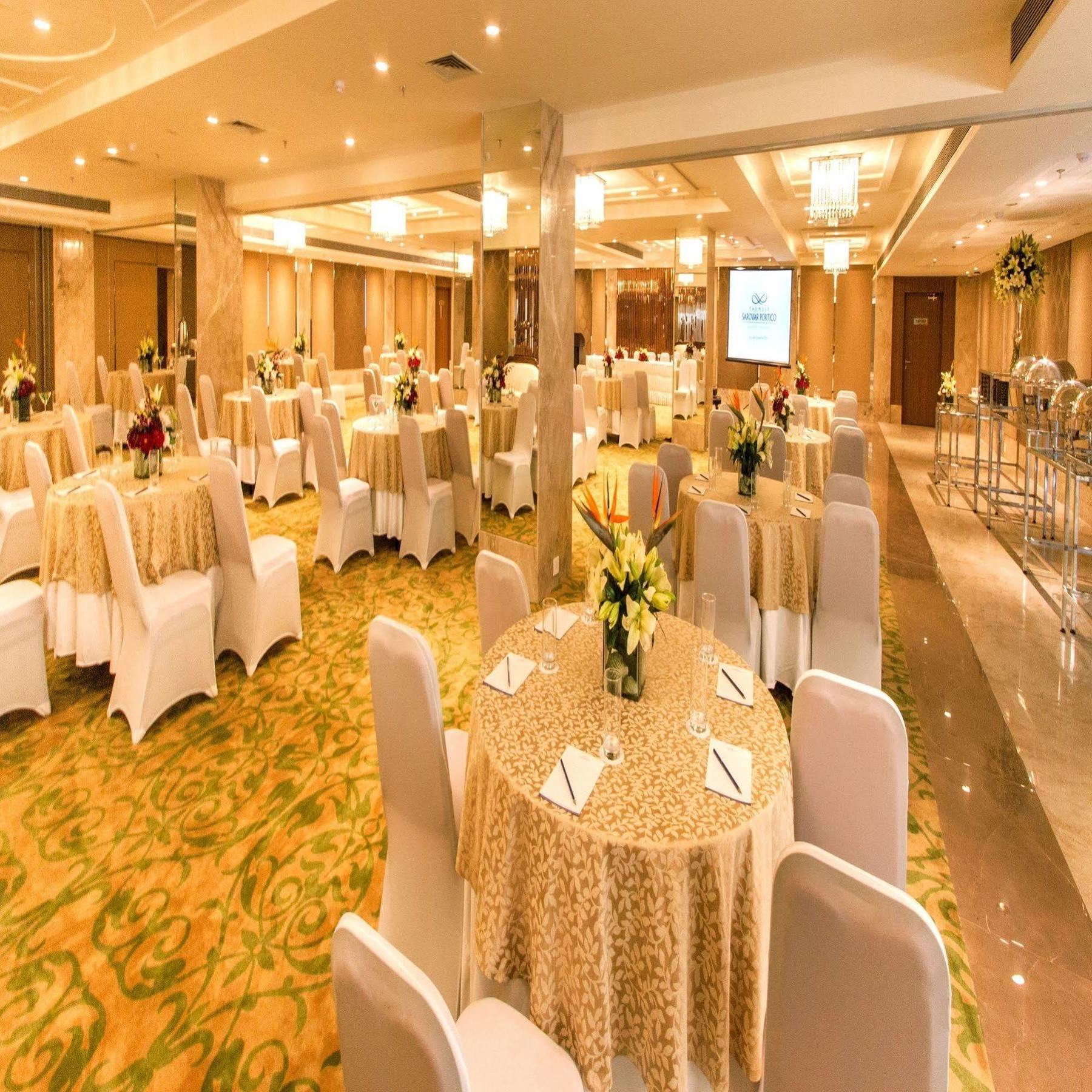 Hotel Deventure Sarovar Portico Kapashera, New 4*