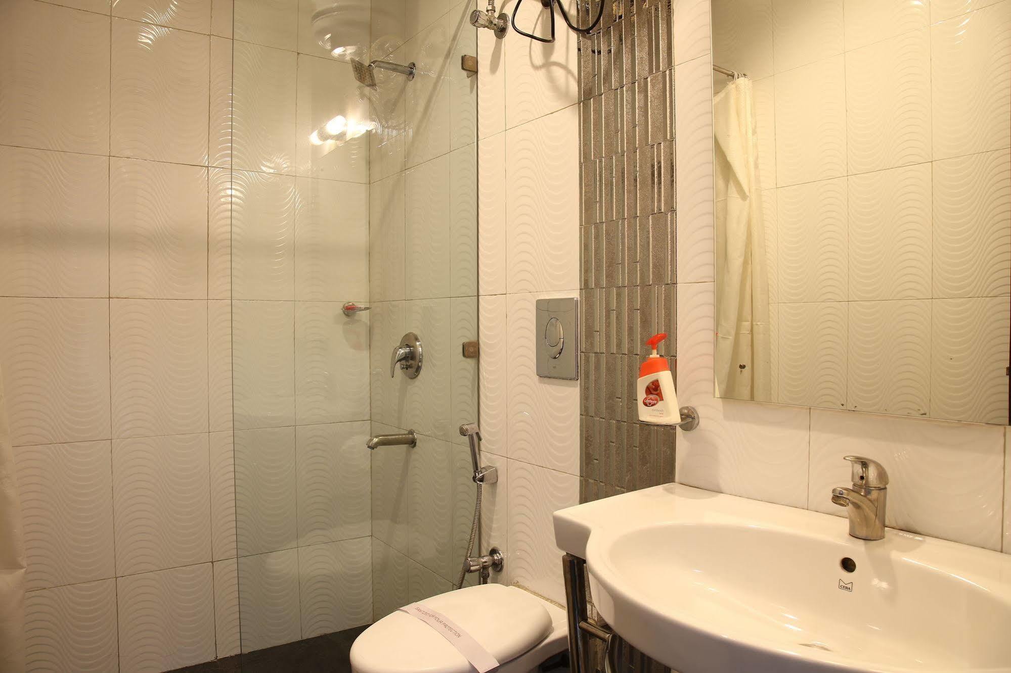 Fabhotel Exotica Greenpark