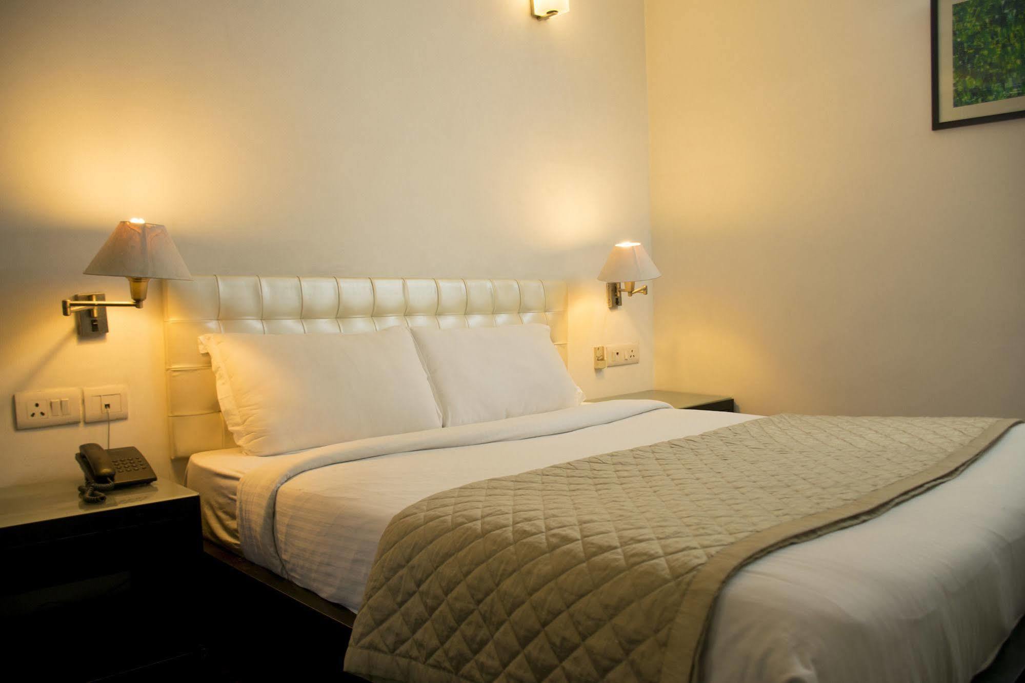 Fabhotel Anutham Saket Nova Deli