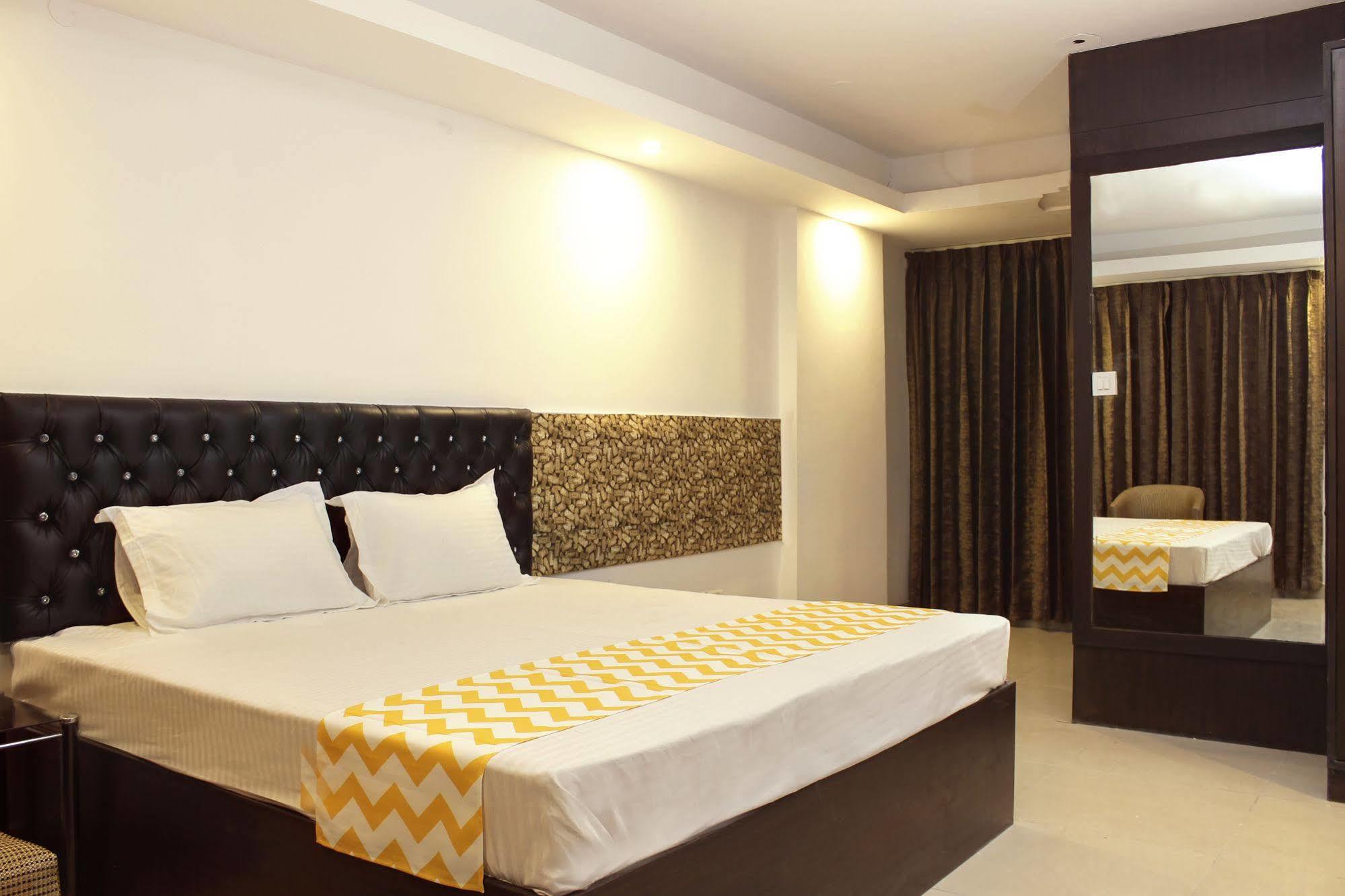 Apartment Fabhotel Blueberry Hauz Khaz 3*