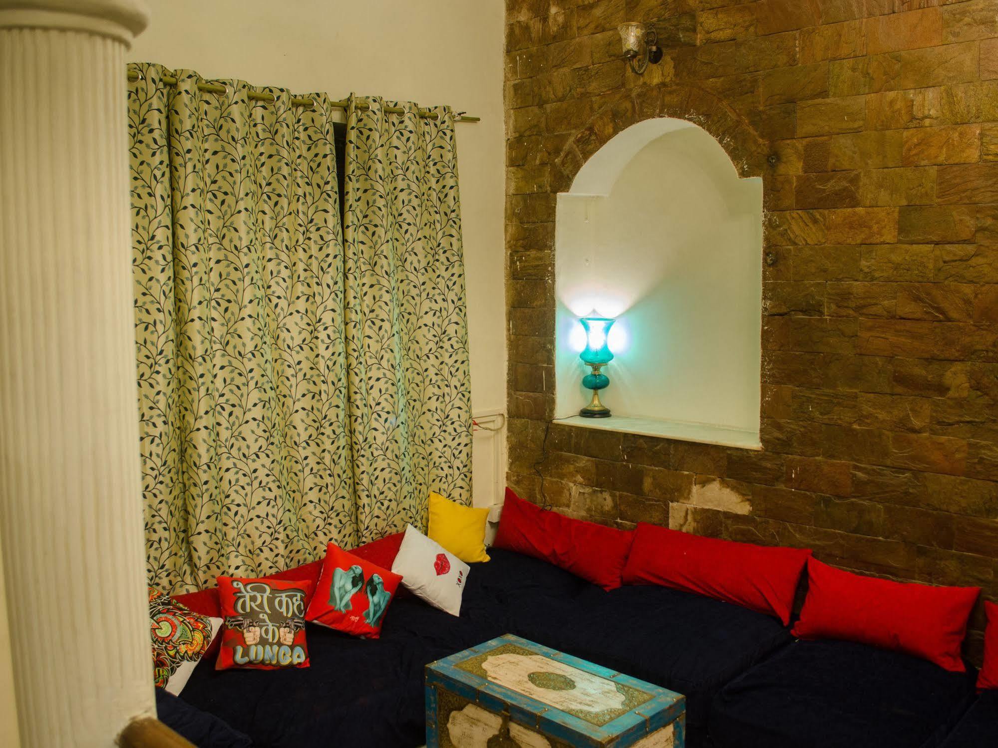 Boribista Hostel