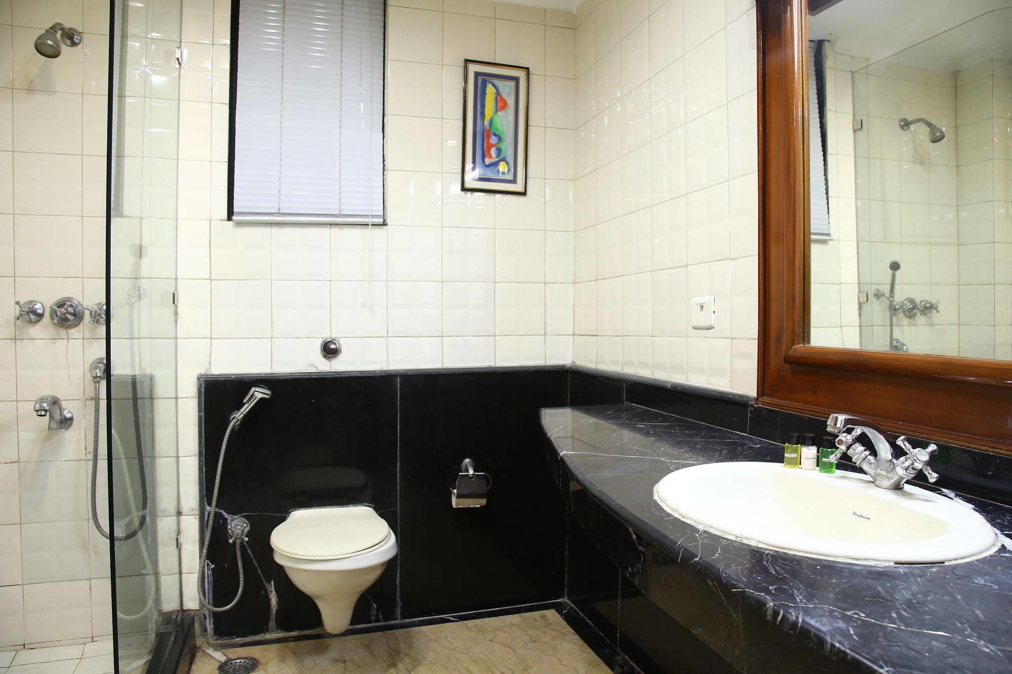 Fabhotel Conclave Executive Nehru Place 3*
