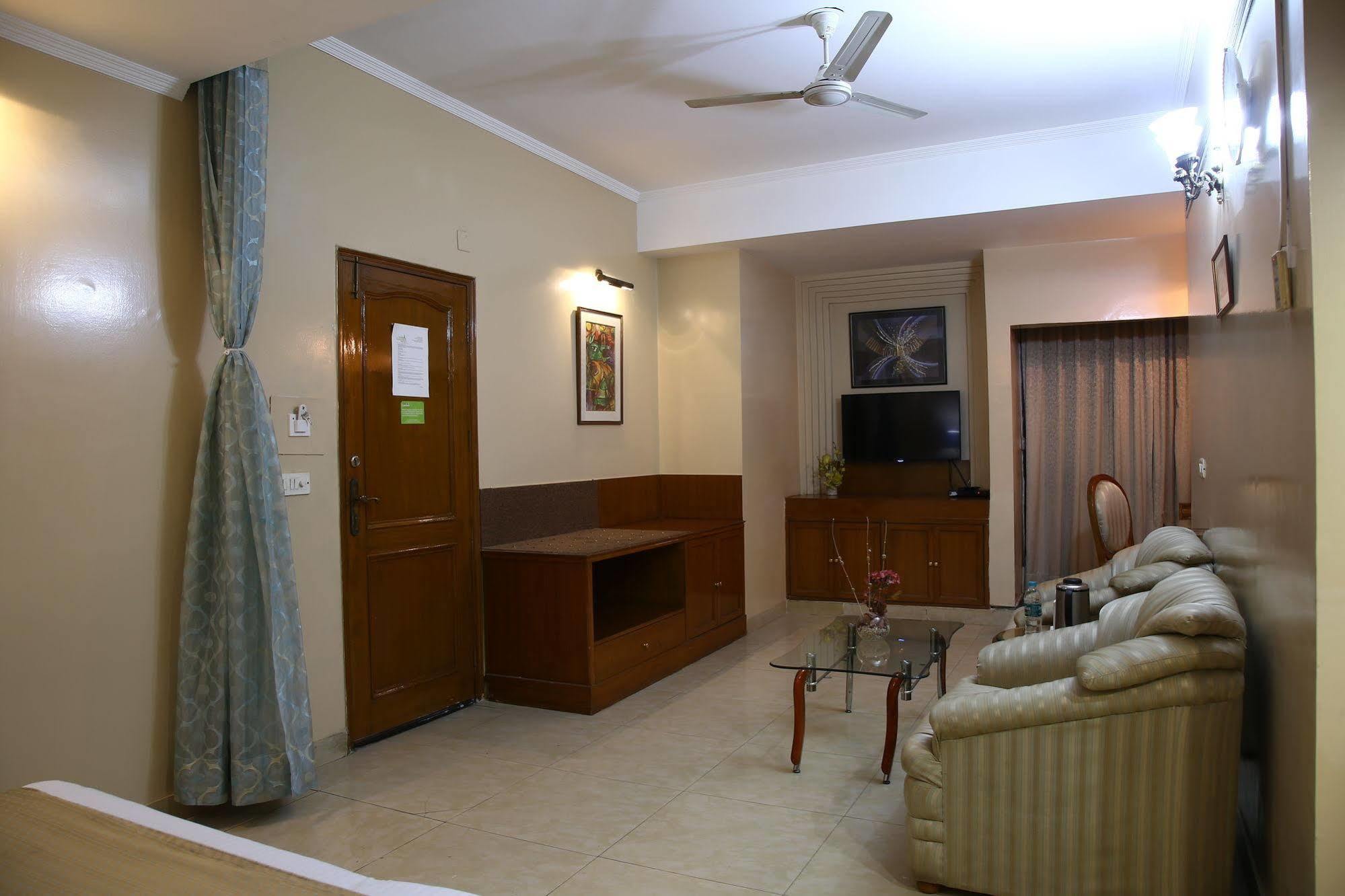 Hotel Fabhotel Conclave Executive Nehru Place