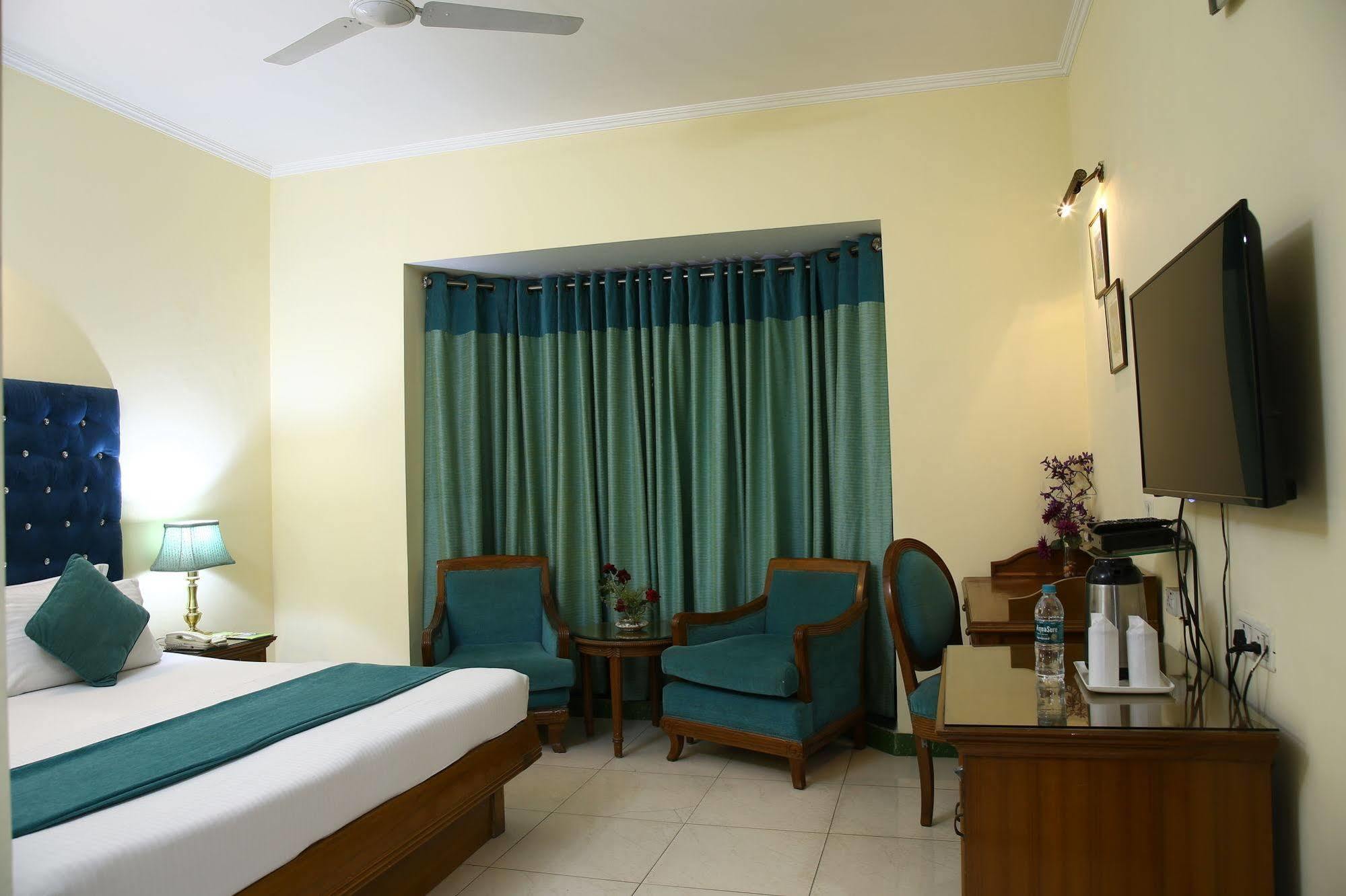 Fabhotel Conclave Executive Nehru Place Hotel 3*