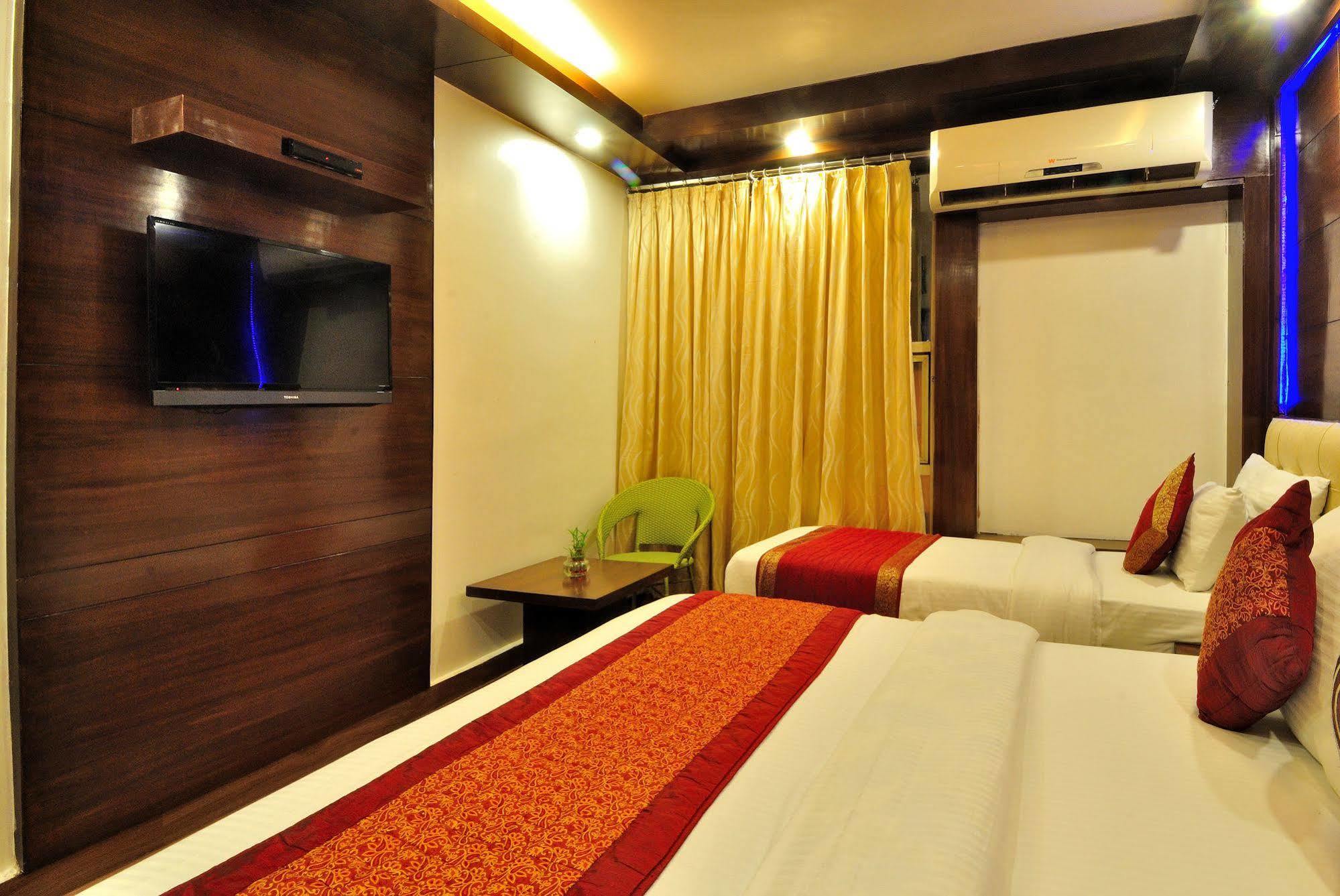 Check In Main Bazar Hotel New Delhi