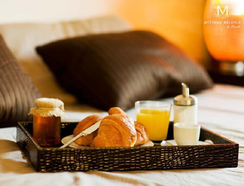 Mystique Melange By Cherish Hotel New Delhi