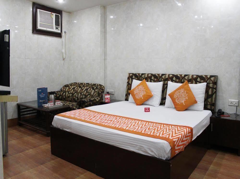 Oyo 2705 Preet Palace 3*