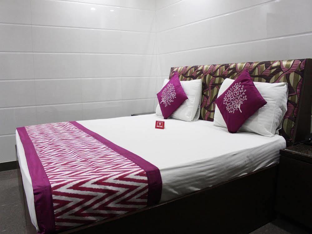 Oyo 2705 Preet Palace Hotel