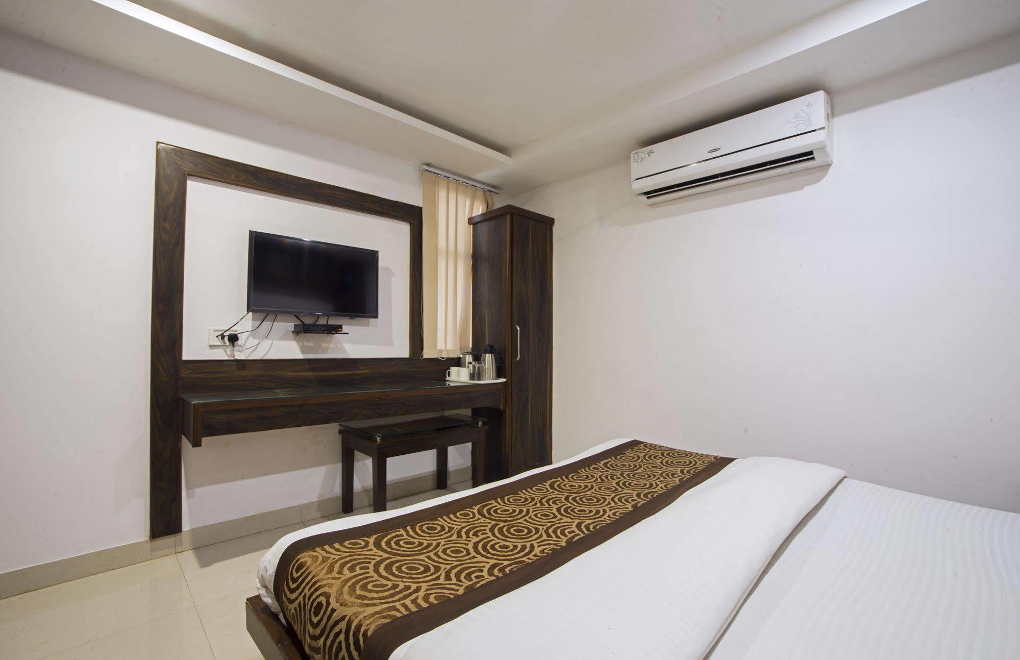 Itsy By Treebo - Baba Residency Hotel