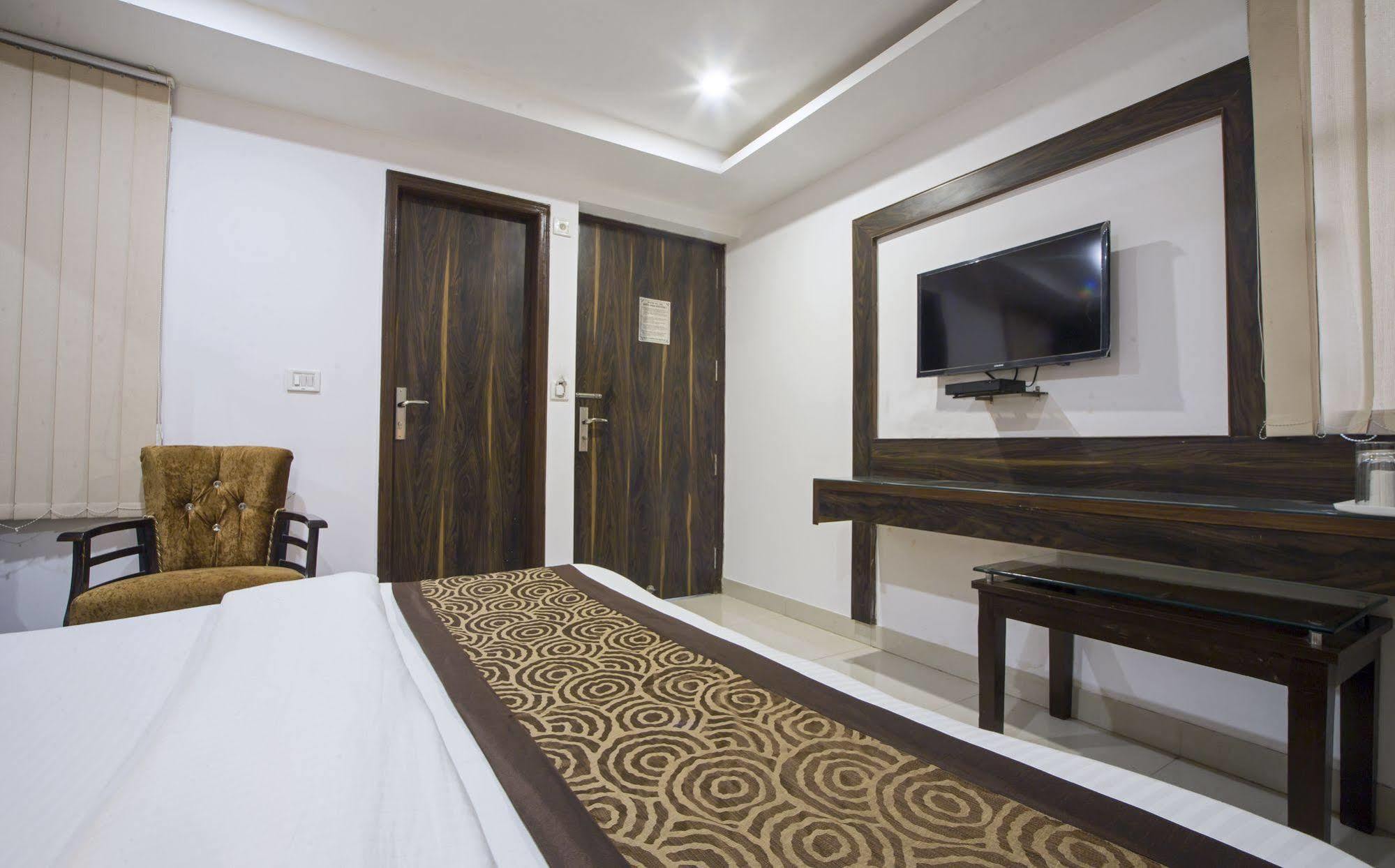 Itsy By Treebo - Baba Residency Hotel 3*