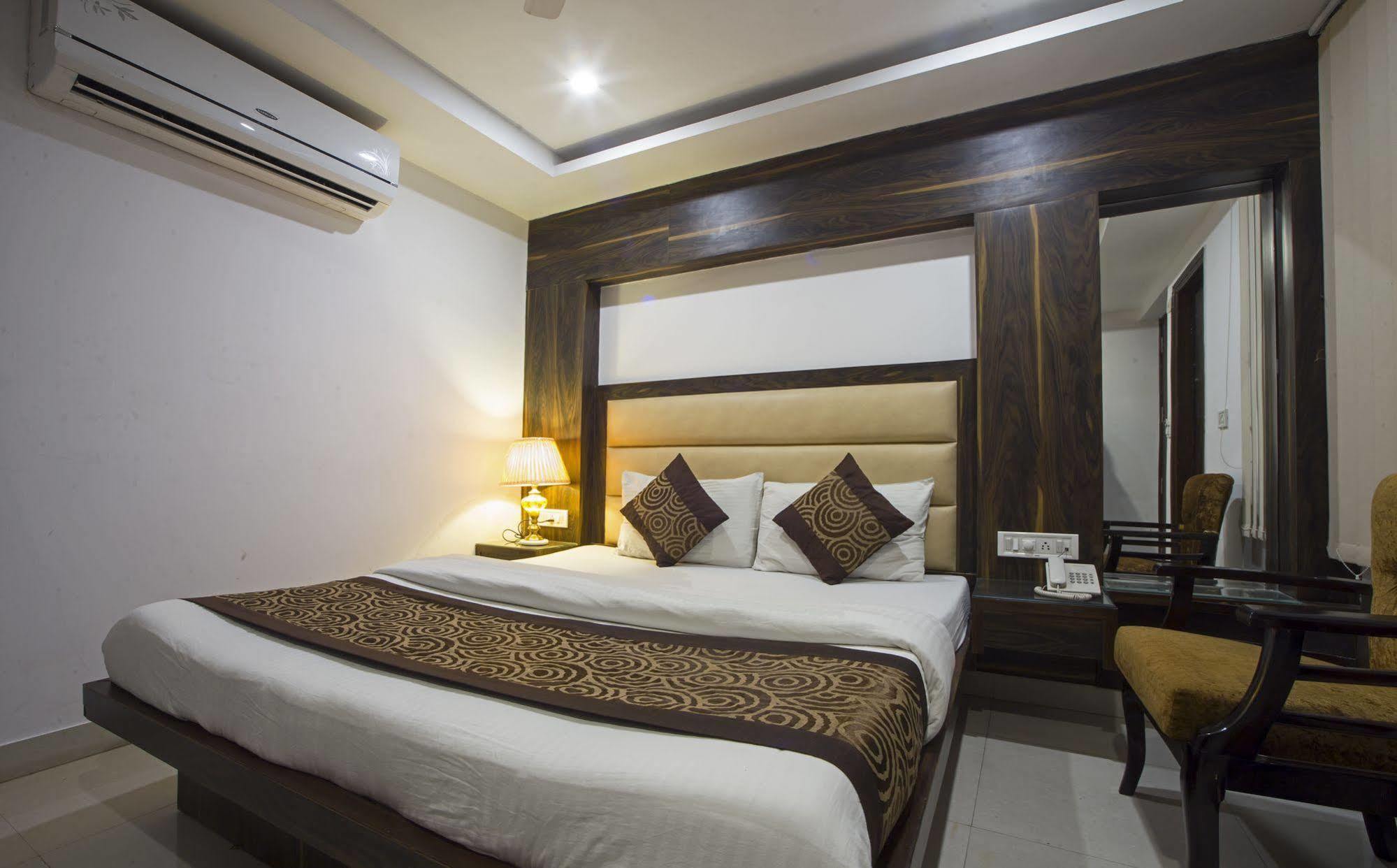 Itsy By Treebo - Baba Residency Hotel 3*