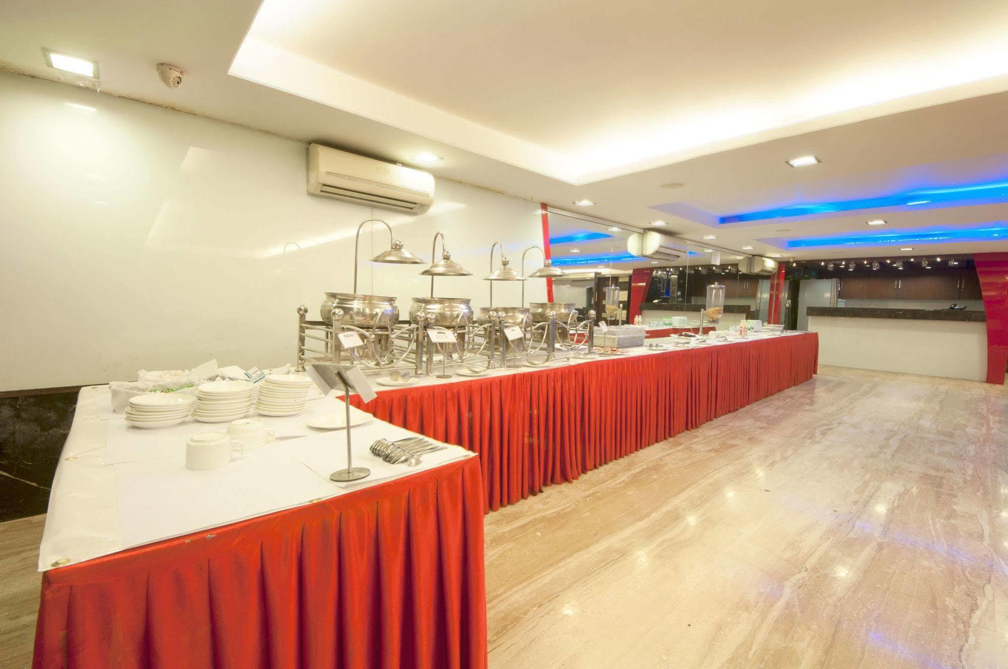Amaltas International - Delhi-16 Hotel Nova Deli