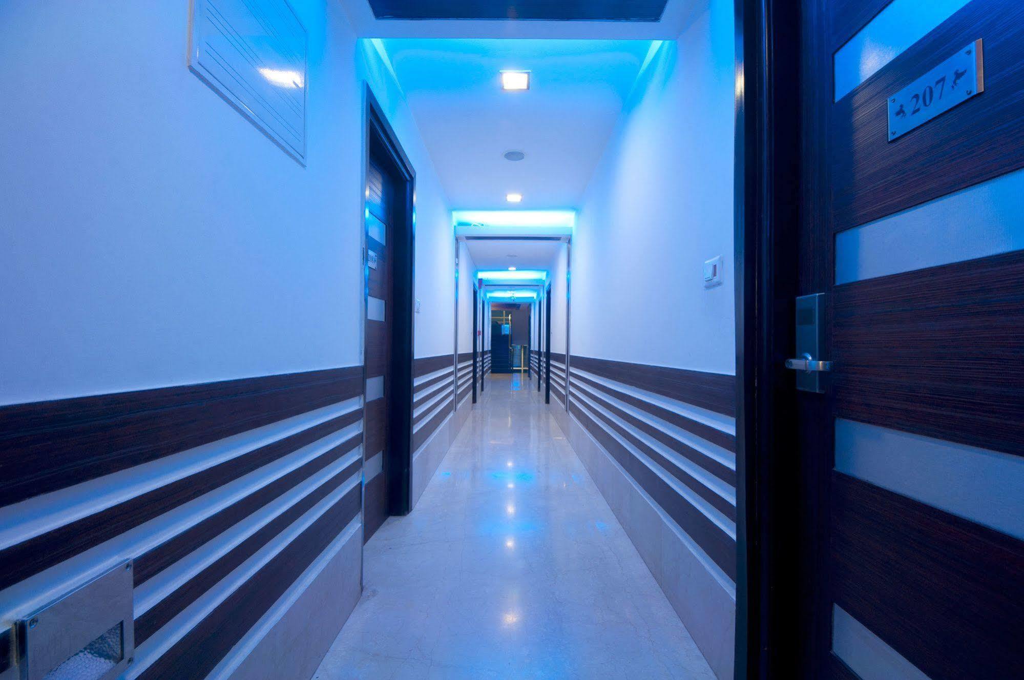 Hotel Amaltas International - Delhi-16