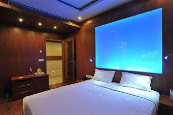 Hotel Emarald, New Delhi