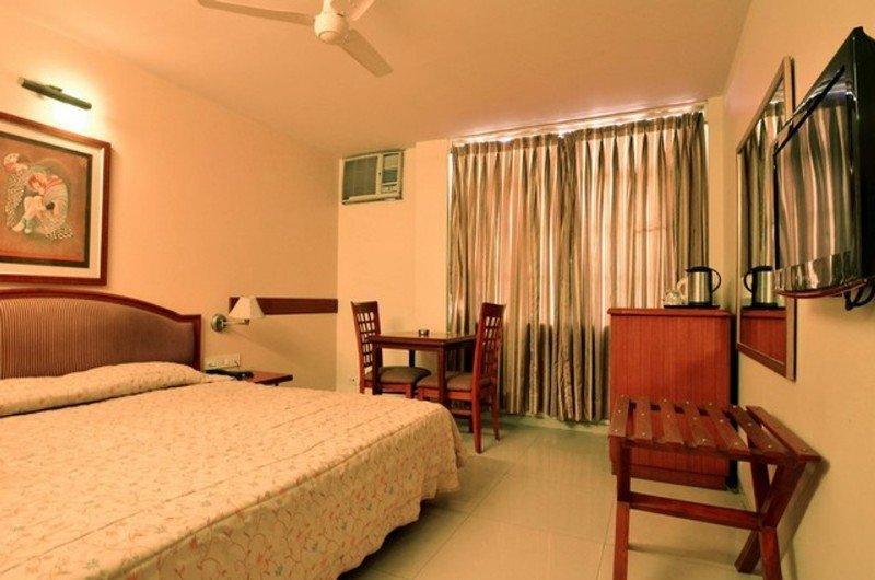 Hotel The Tourist - 1 Min From Railway Station 3*