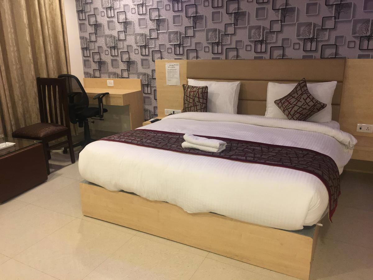 Hotel Airport D'capitol 3*