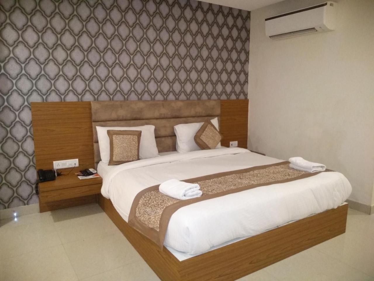 Airport D'capitol Hotel