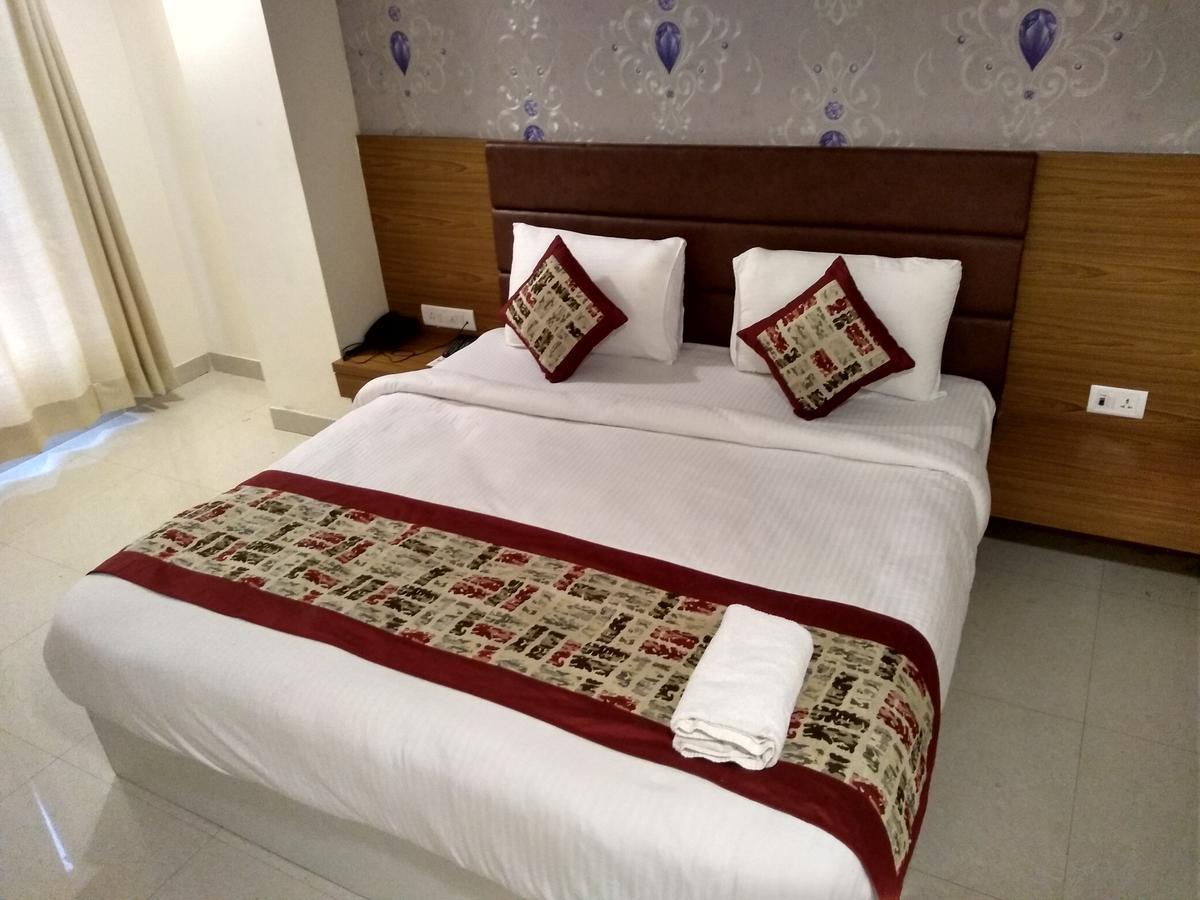 Hotel Airport D'capitol 3*