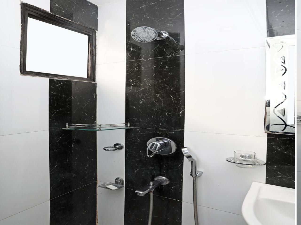 Balsons Continental 3* New Delhi