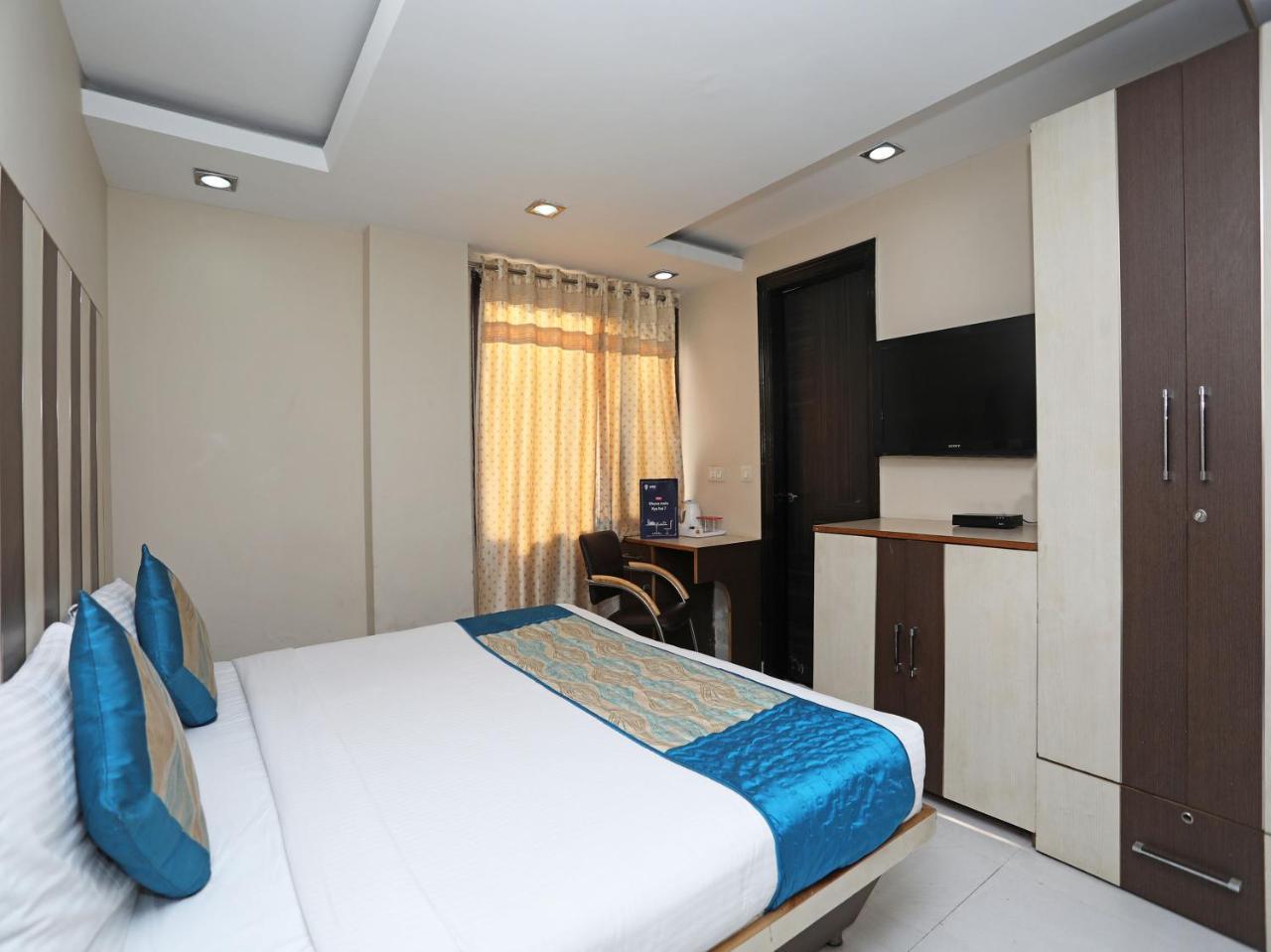 Hotel Balsons Continental New Delhi