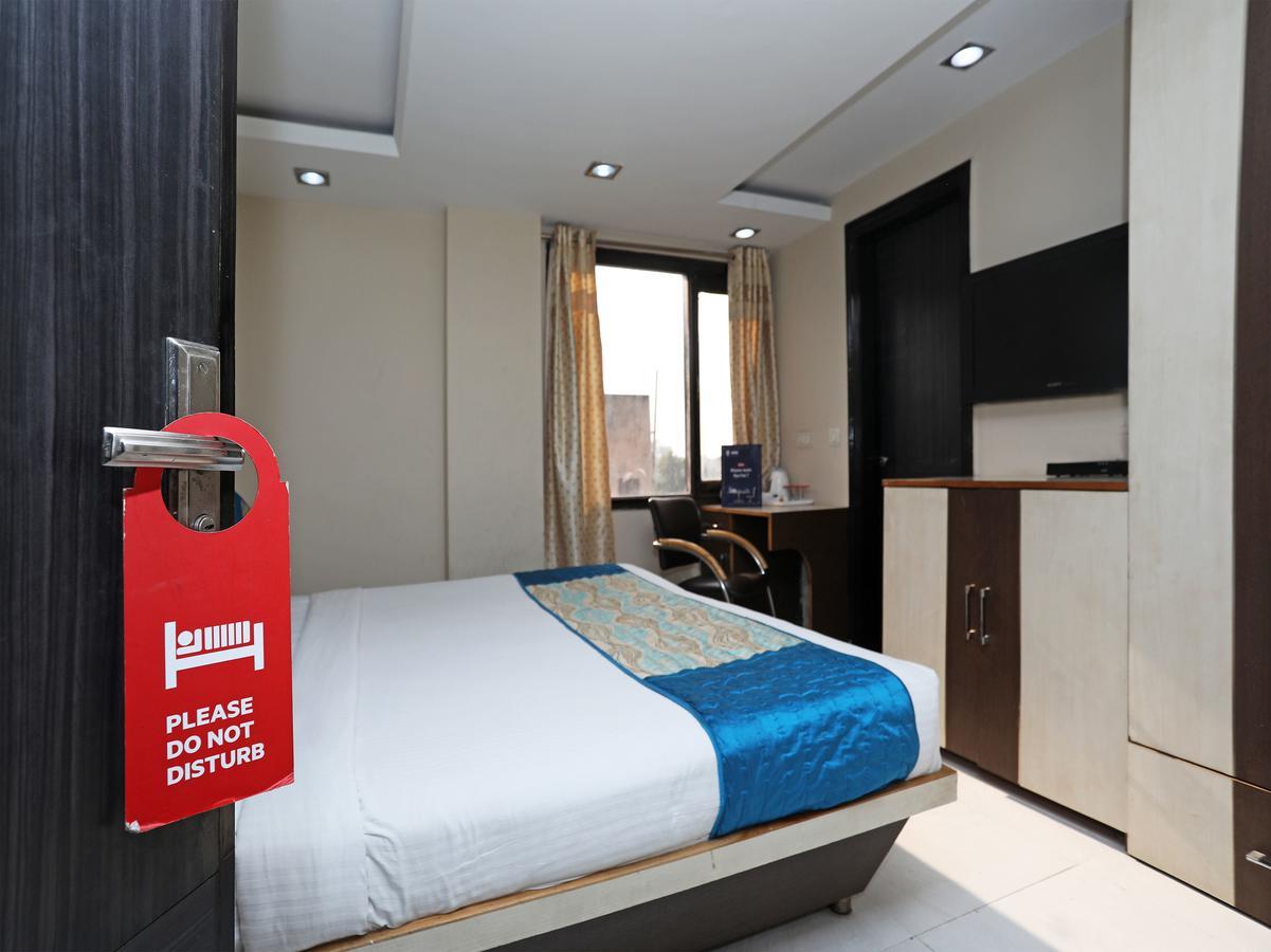 Balsons Continental 3* New Delhi