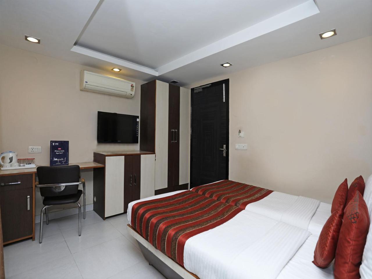 Balsons Continental 3* New Delhi