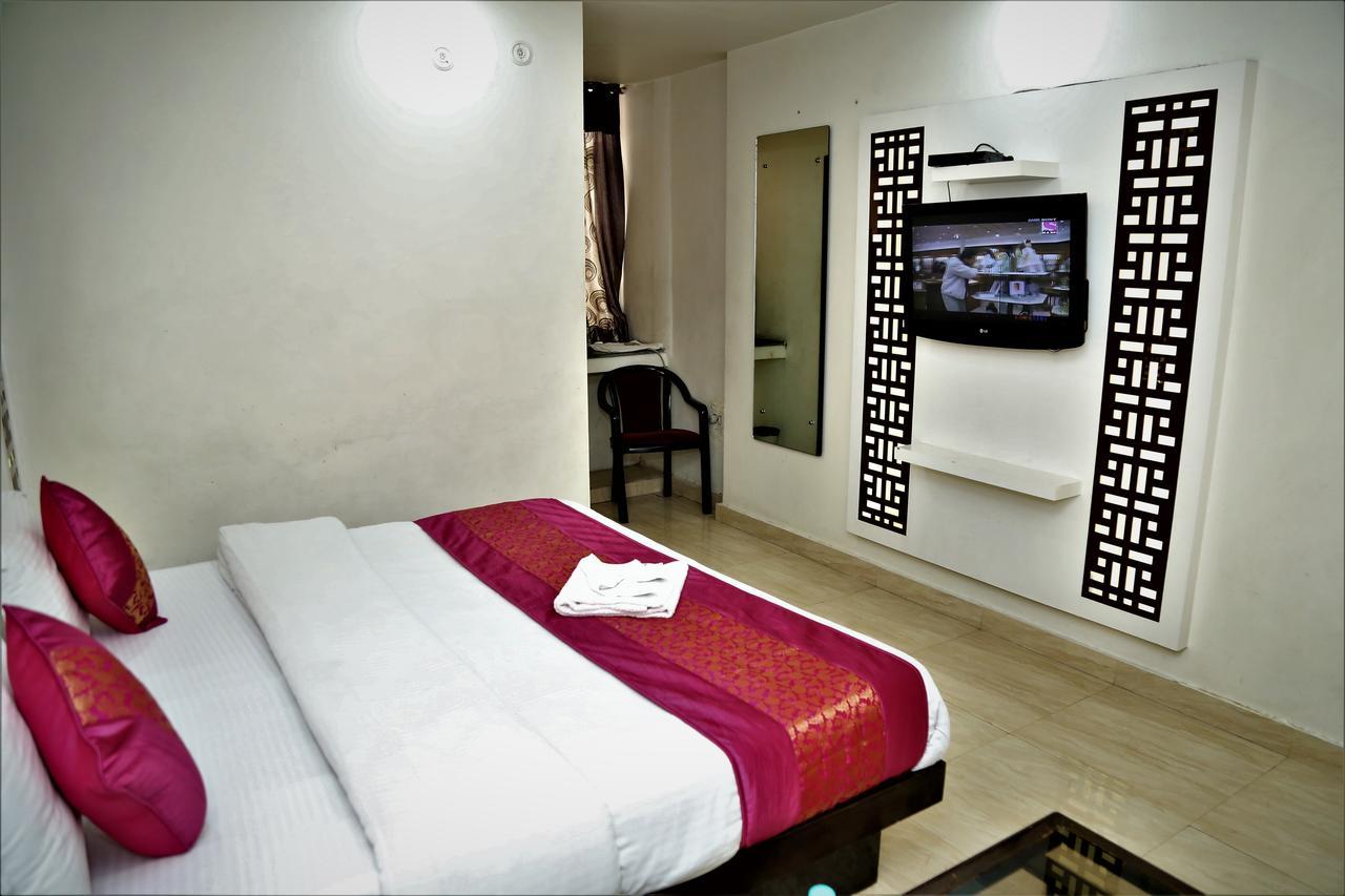 Hotel Suzi International, Near Station 3*
