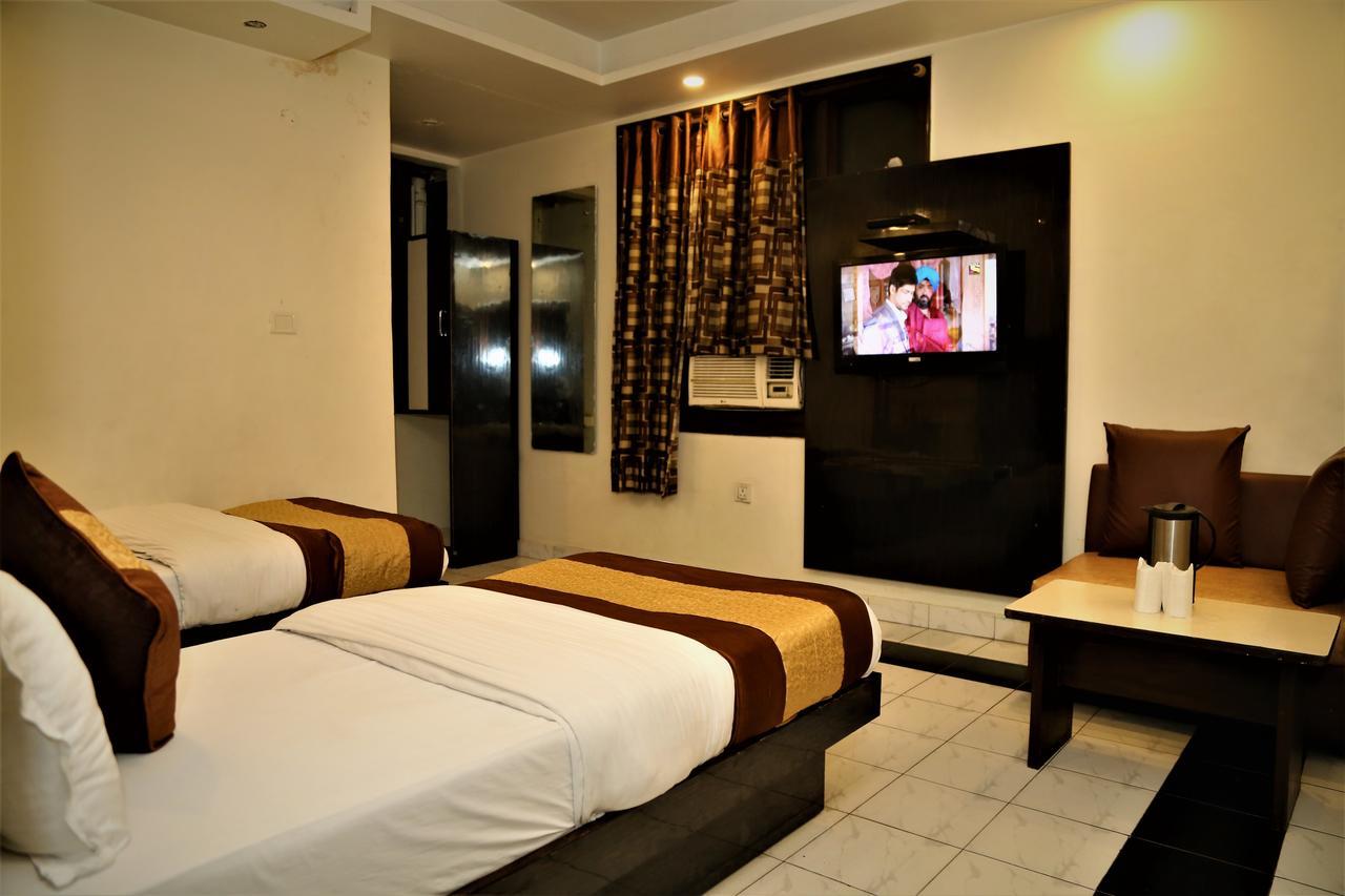 Suzi International, Near Station Hotel New Delhi