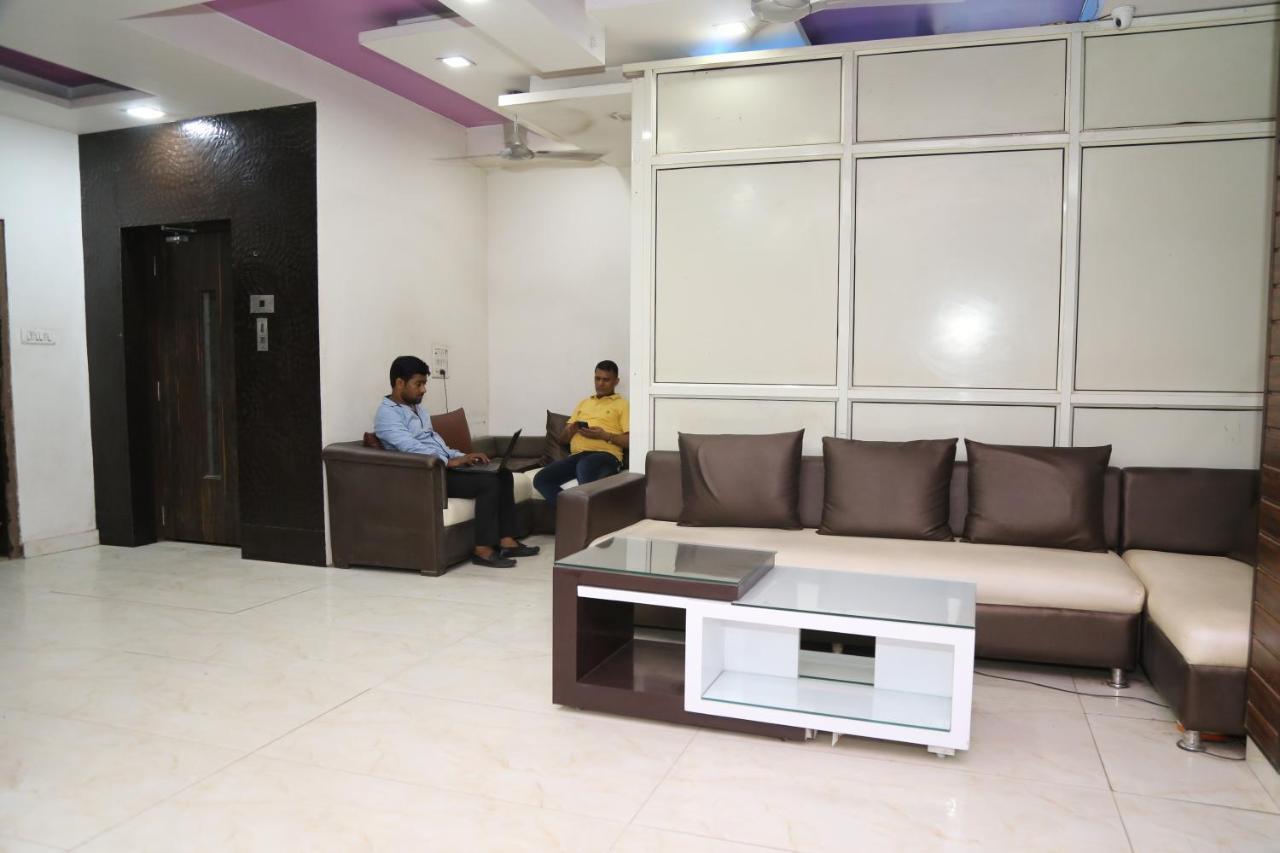 Hotel Suzi International, Near Station New Delhi