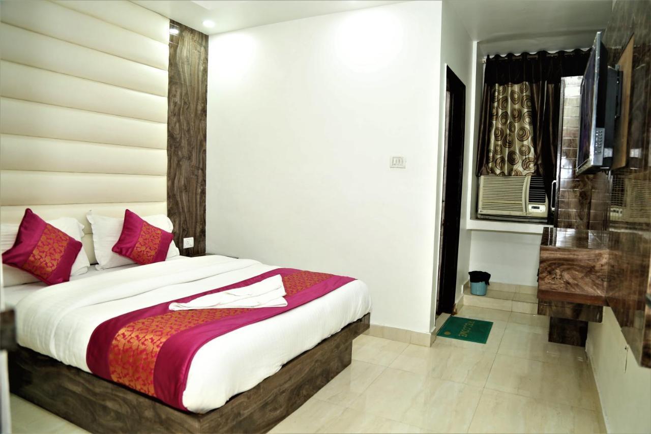 Suzi International, Near Station Hotel New Delhi