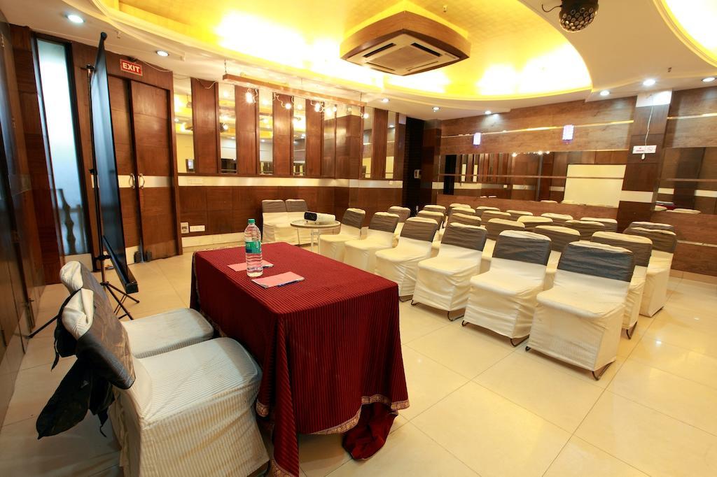 Royal Castle Grand Hotel Nova Deli