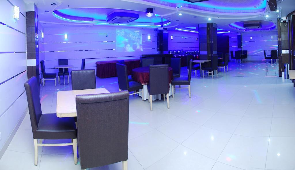 Royal Castle Grand Nova Deli