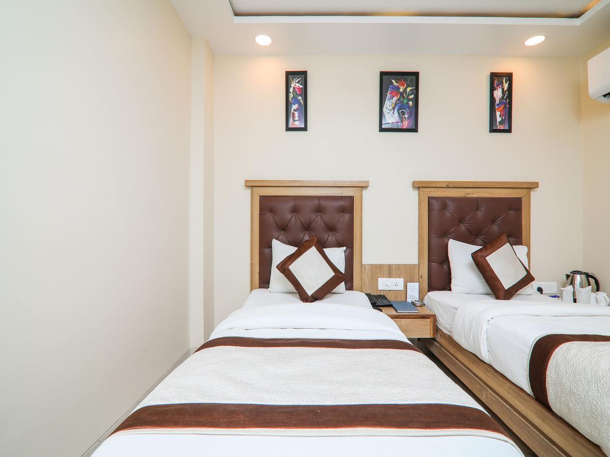 Amar International Hotel 3*
