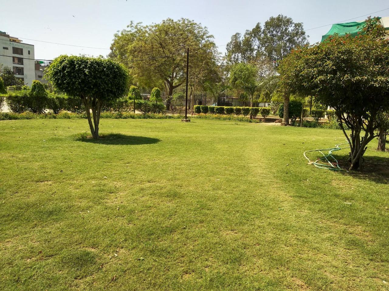 Apartment The Radiance And New Delhi