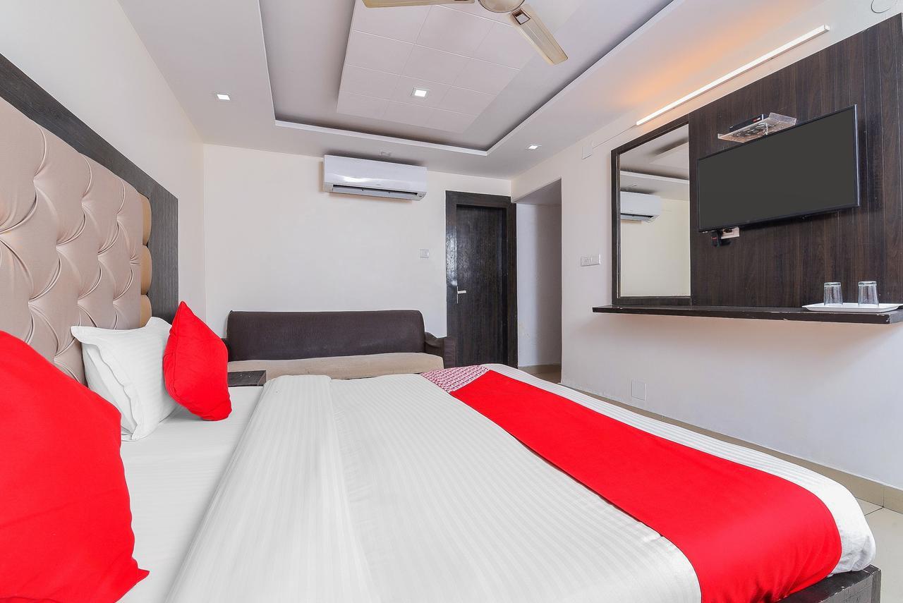 Oyo 14721 Vishesh Continental Hotel Delhi (National Capital Territory of India)