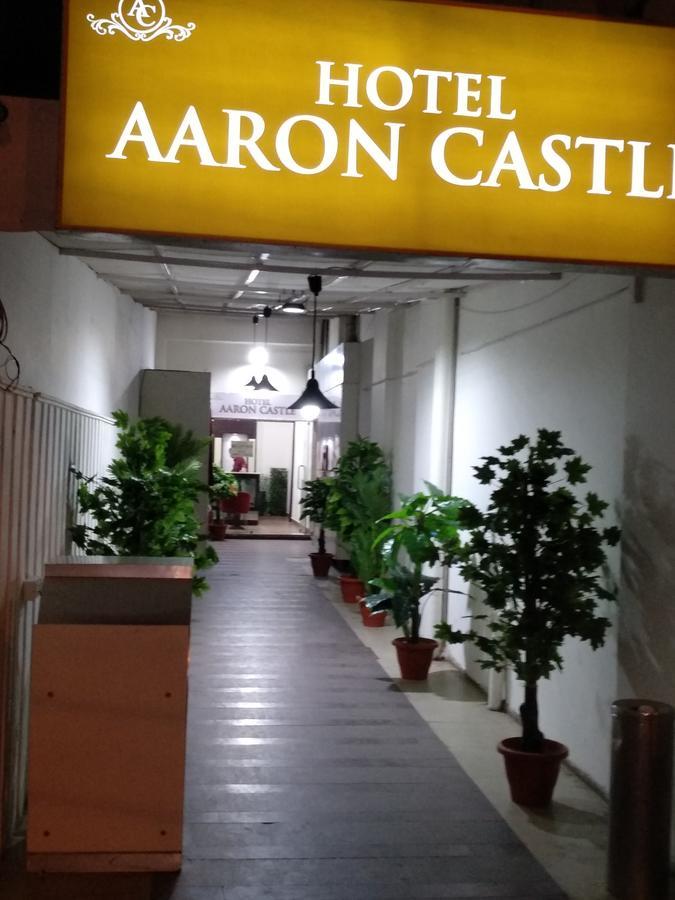 Aaron Castle 3*
