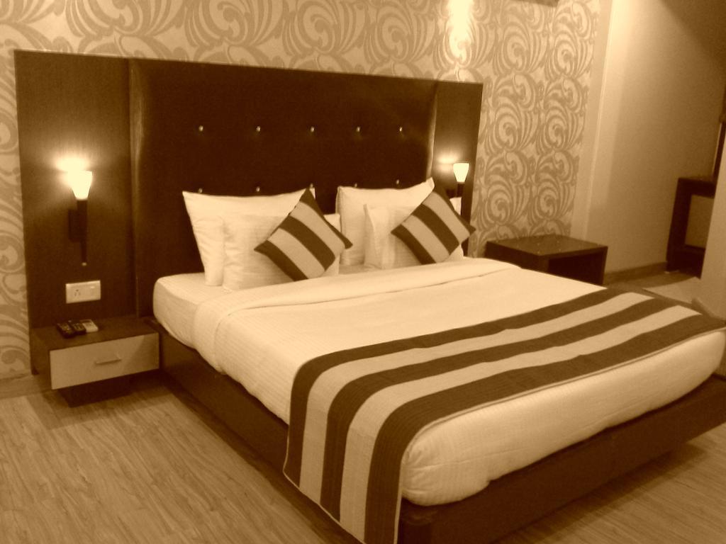 Surya International 3* Delhi (National Capital Territory of India)