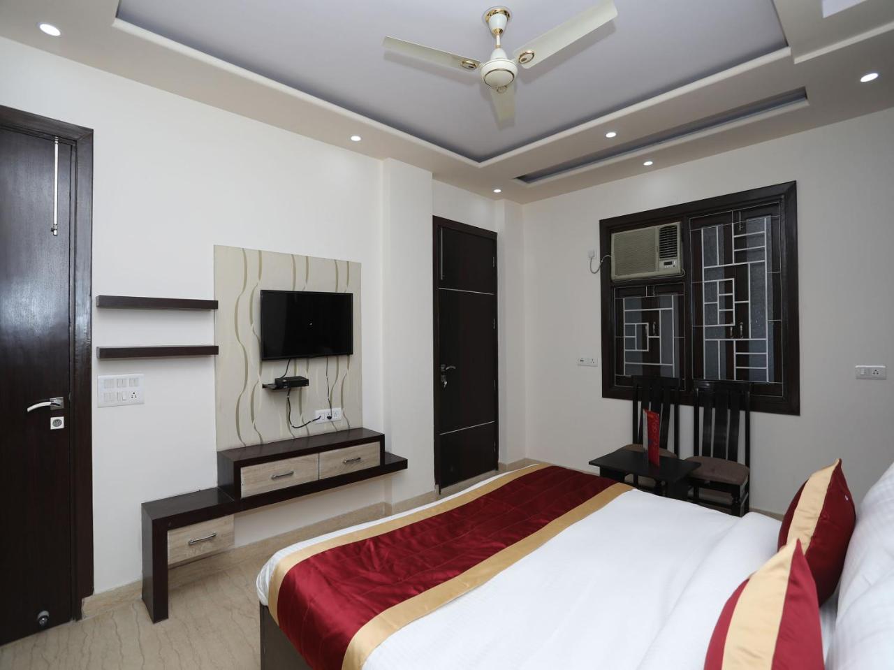 Oyo 10960 Royal India Hotel New Delhi
