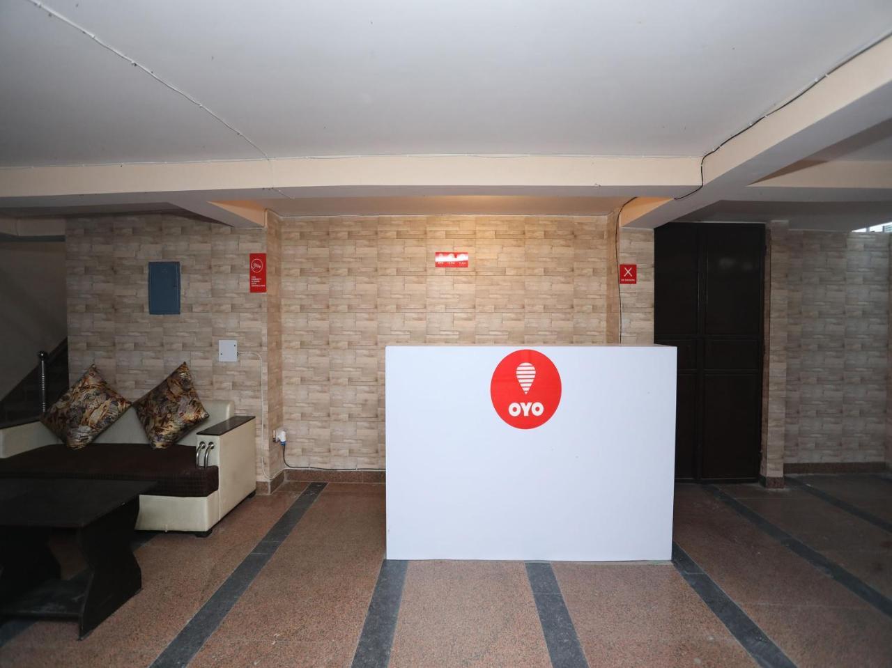 Hotel Oyo 10960 Royal India 3*