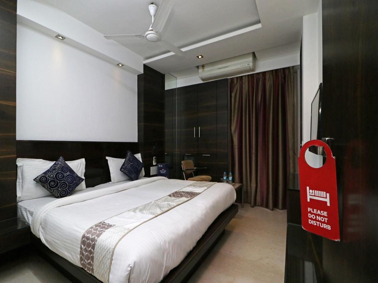 Oyo 9536 Bee For Hotel New Delhi