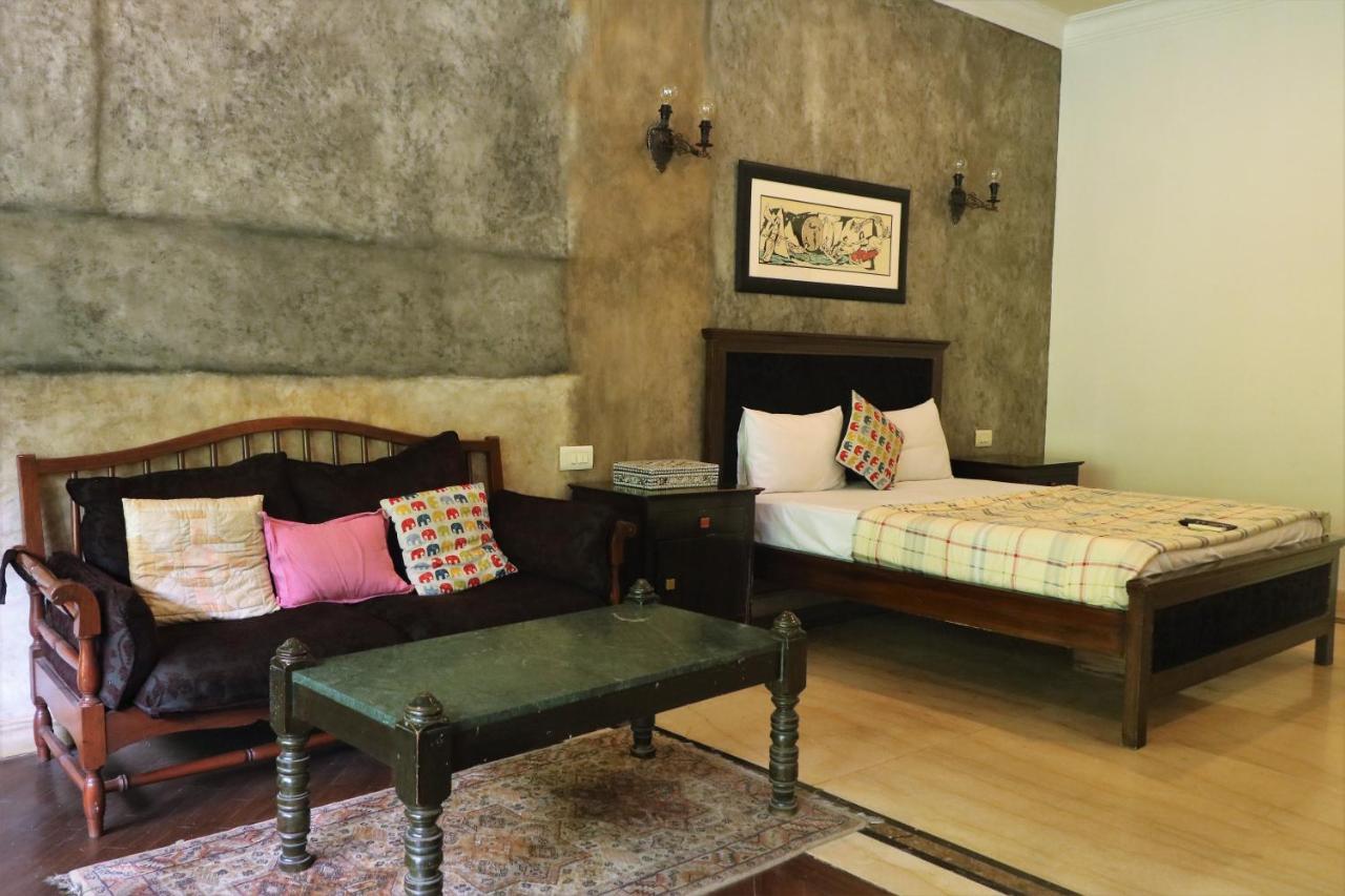 Homeless Homestay *