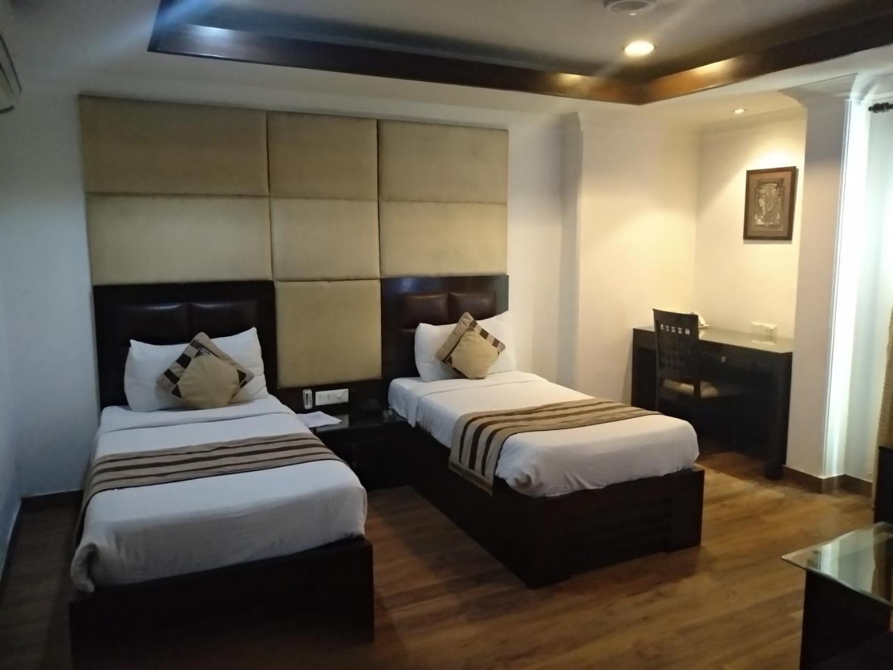 Aaron Castle Hotel New Delhi