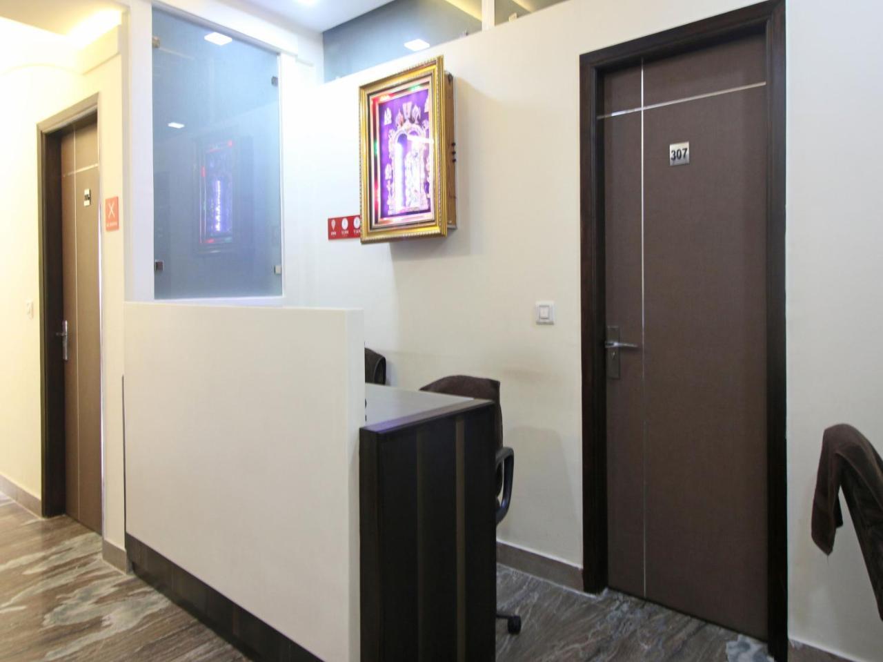 Hotel Oyo 393 Rk Grand Delhi (National Capital Territory of India)