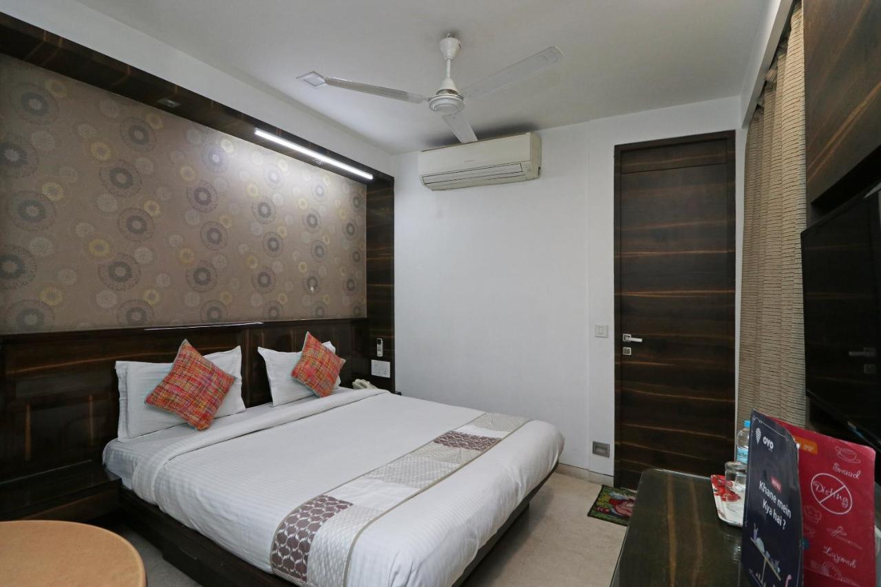 Oyo 9536 Bee For 3* New Delhi