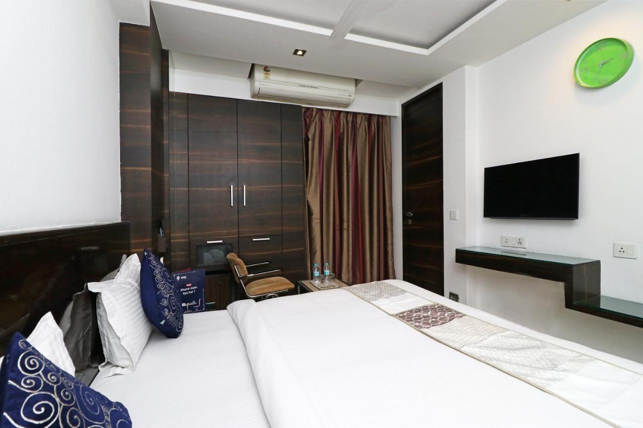 Hotel Oyo 9536 Bee For