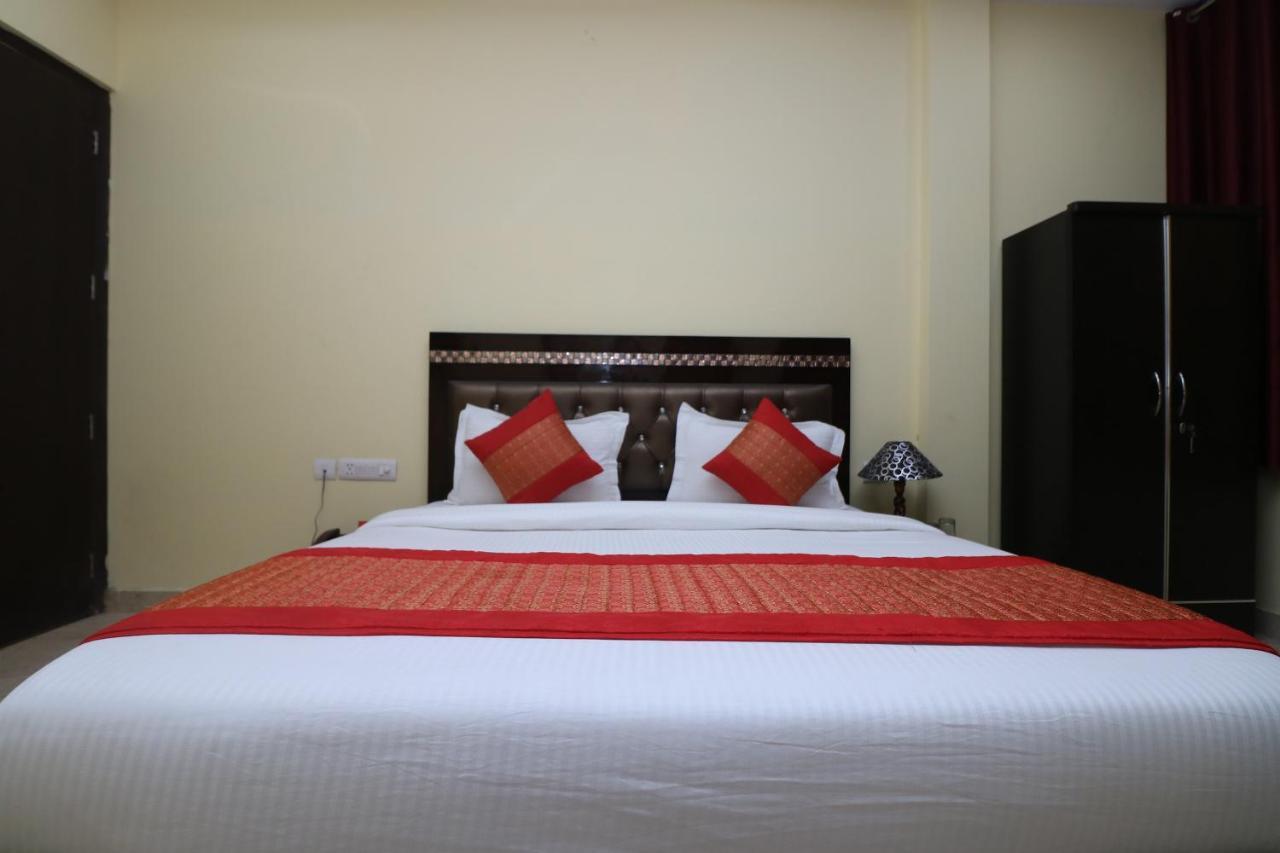 Hotel Oyo 10013 Ashoka Palace New Delhi