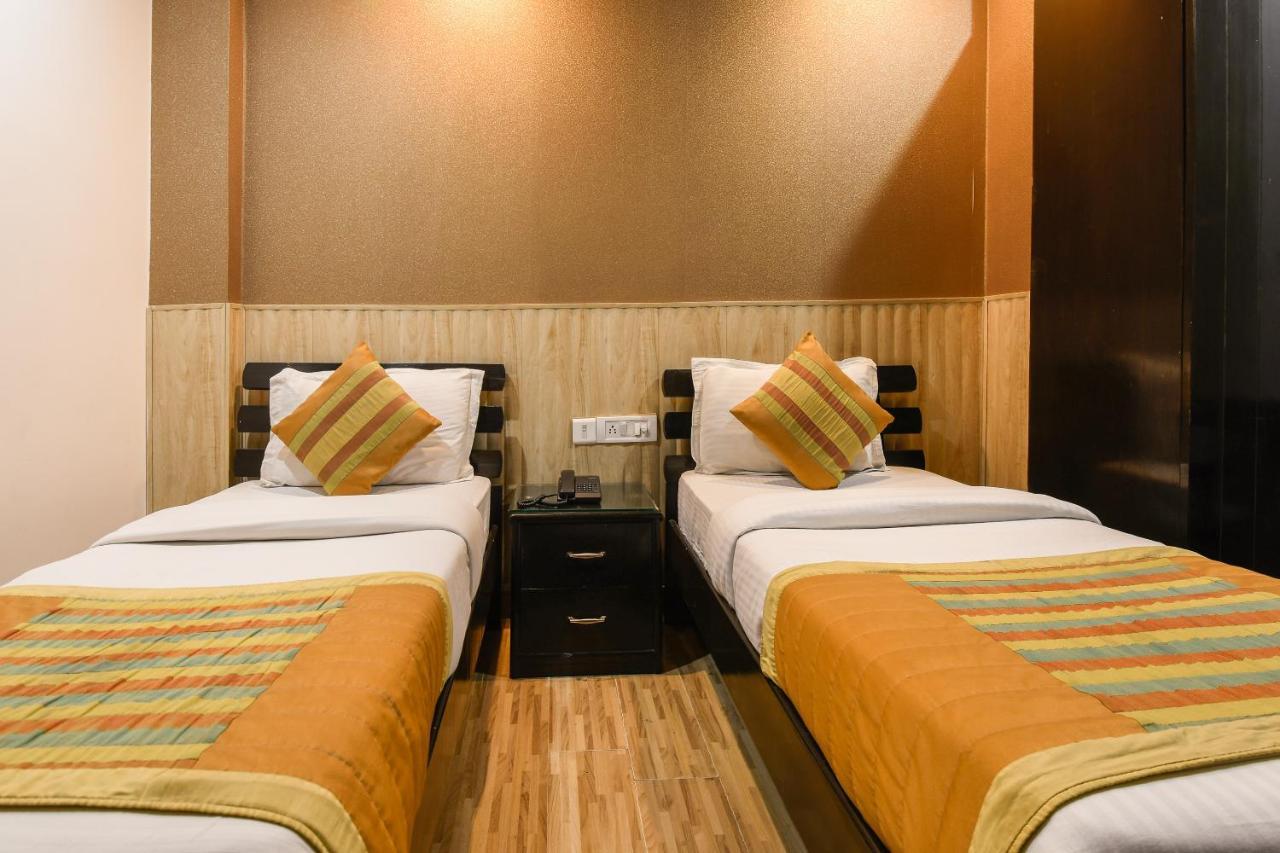 Oyo Elegant International Near Gurudwara Shri Bangla Sahib Hotel 3*