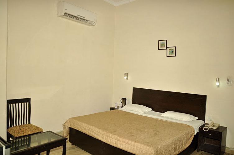 Airport Noratan Palace Hotel New Delhi