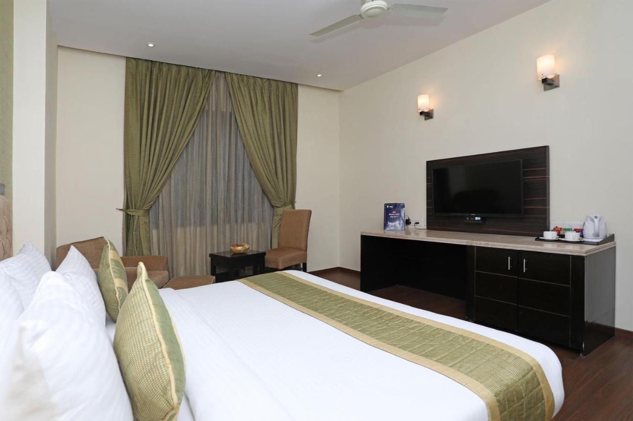 Westend - And Banquet Near Delhi Airport Hotel