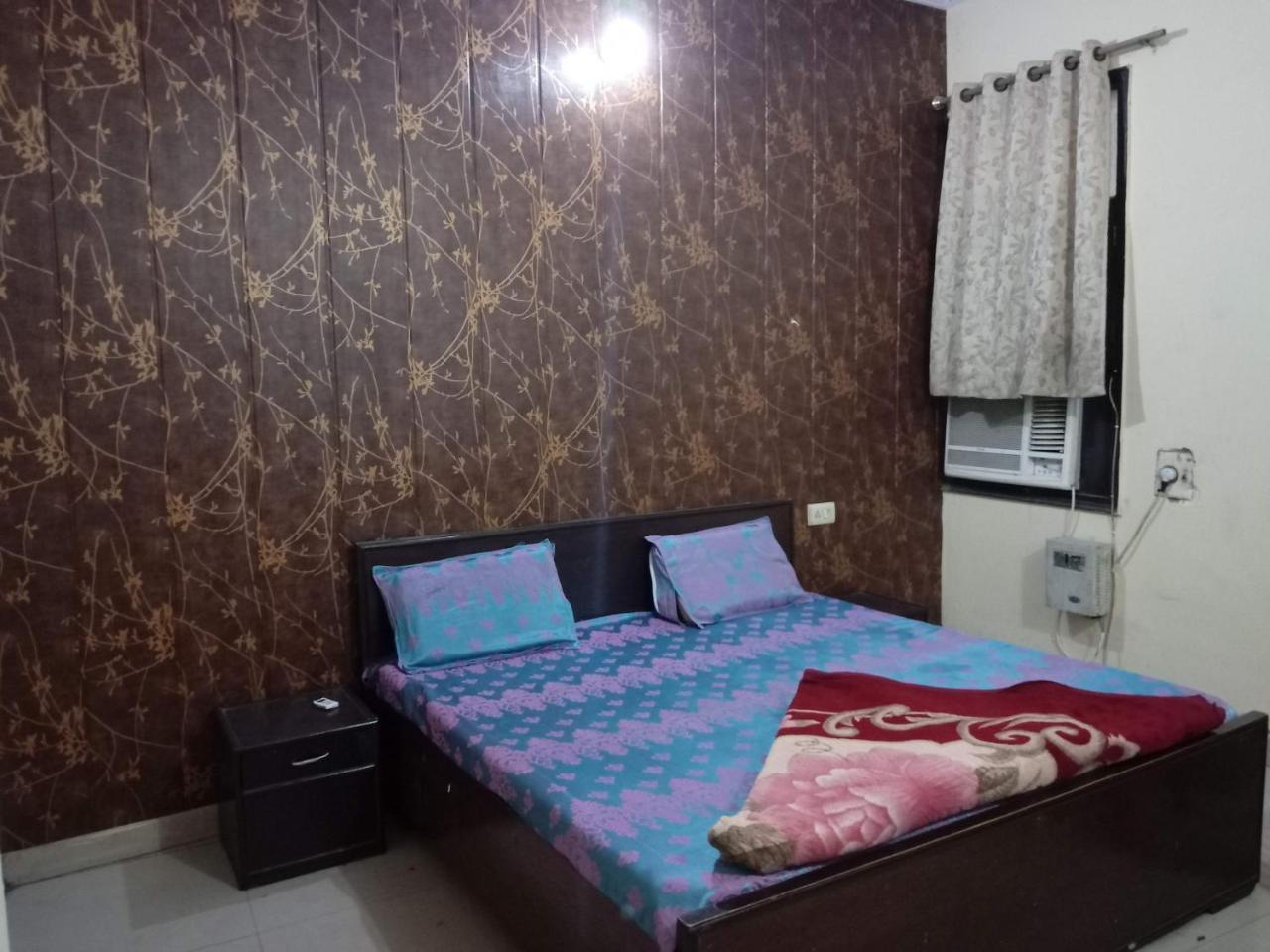 Akash Guest house 3*
